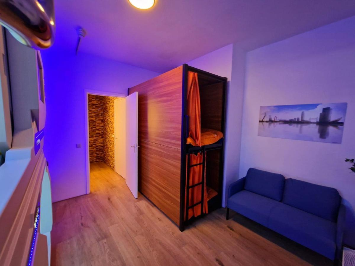 Recharge Hostel Rotterdam Exteriér fotografie